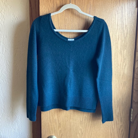 Cuyana Single-Origin Cashmere Scoop Neck Sweater, Jade, XS - Picture 3 of 9
